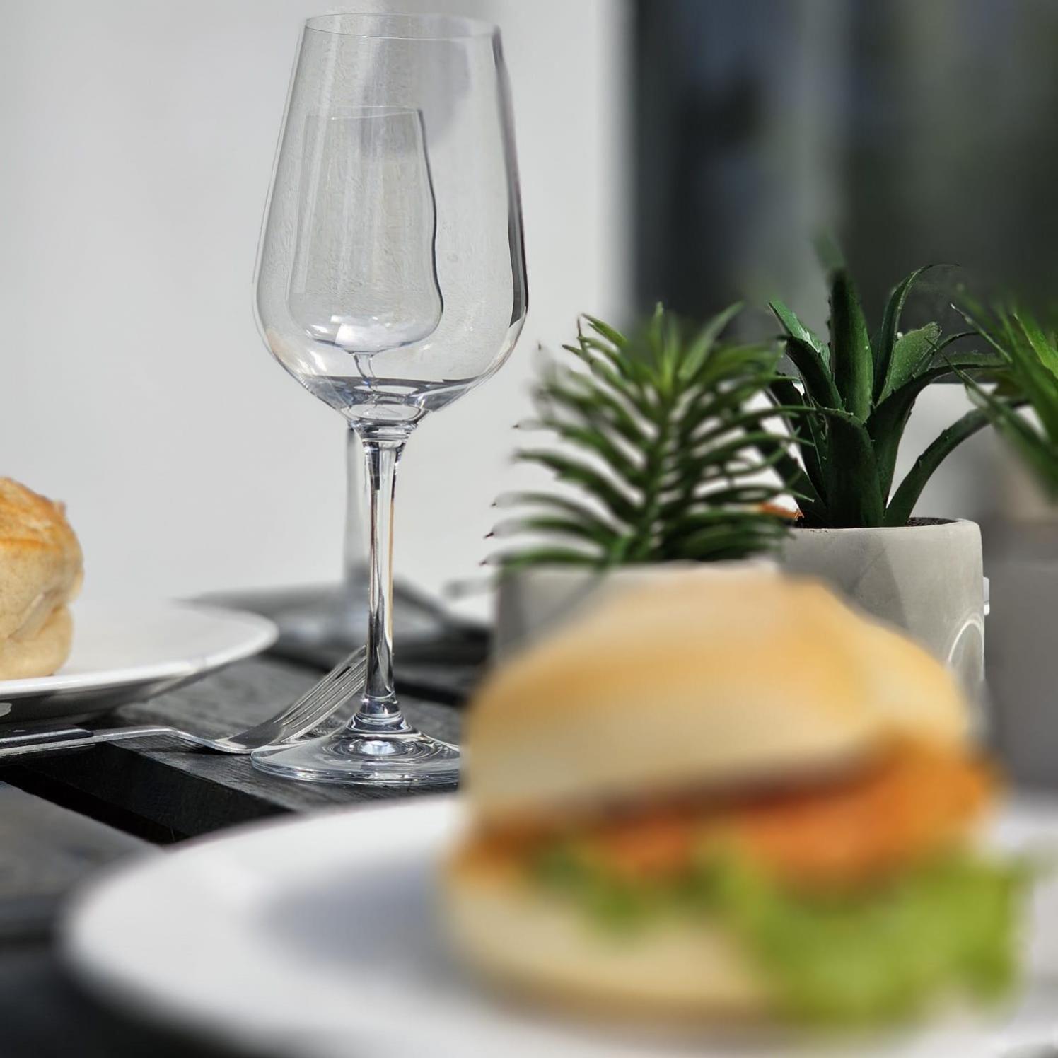 The World, Stilvolles Apartment, Stadtzentral, Parking Free, Late Check In Magdeburg Exterior photo